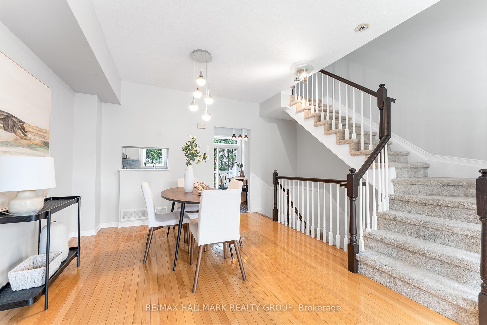 Photo 13 of 69 Highwood Private, Ottawa, Viscount Alexander Park — HOMEH