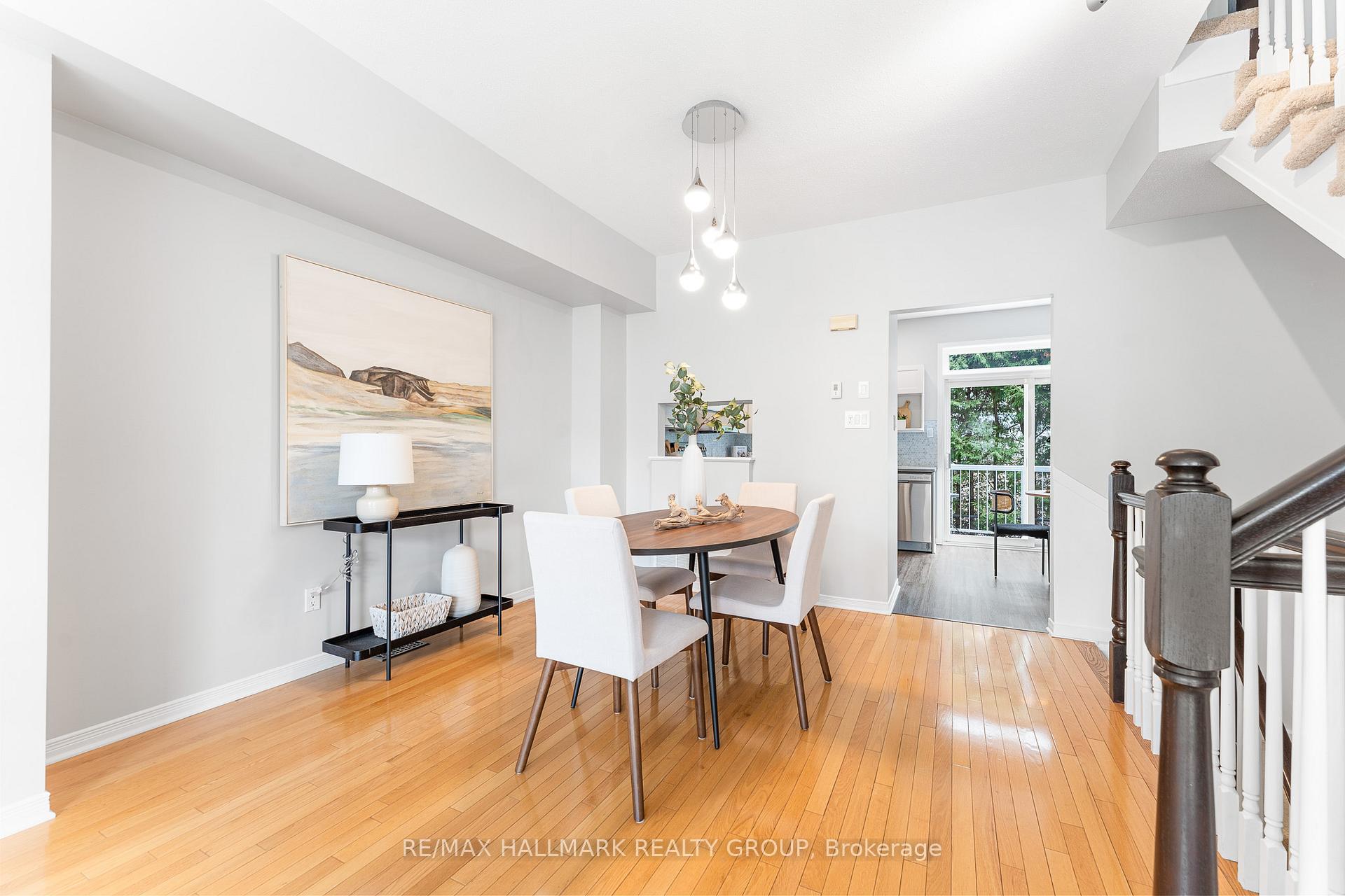 Photo 14 of 69 Highwood Private, Ottawa, Viscount Alexander Park — HOMEH