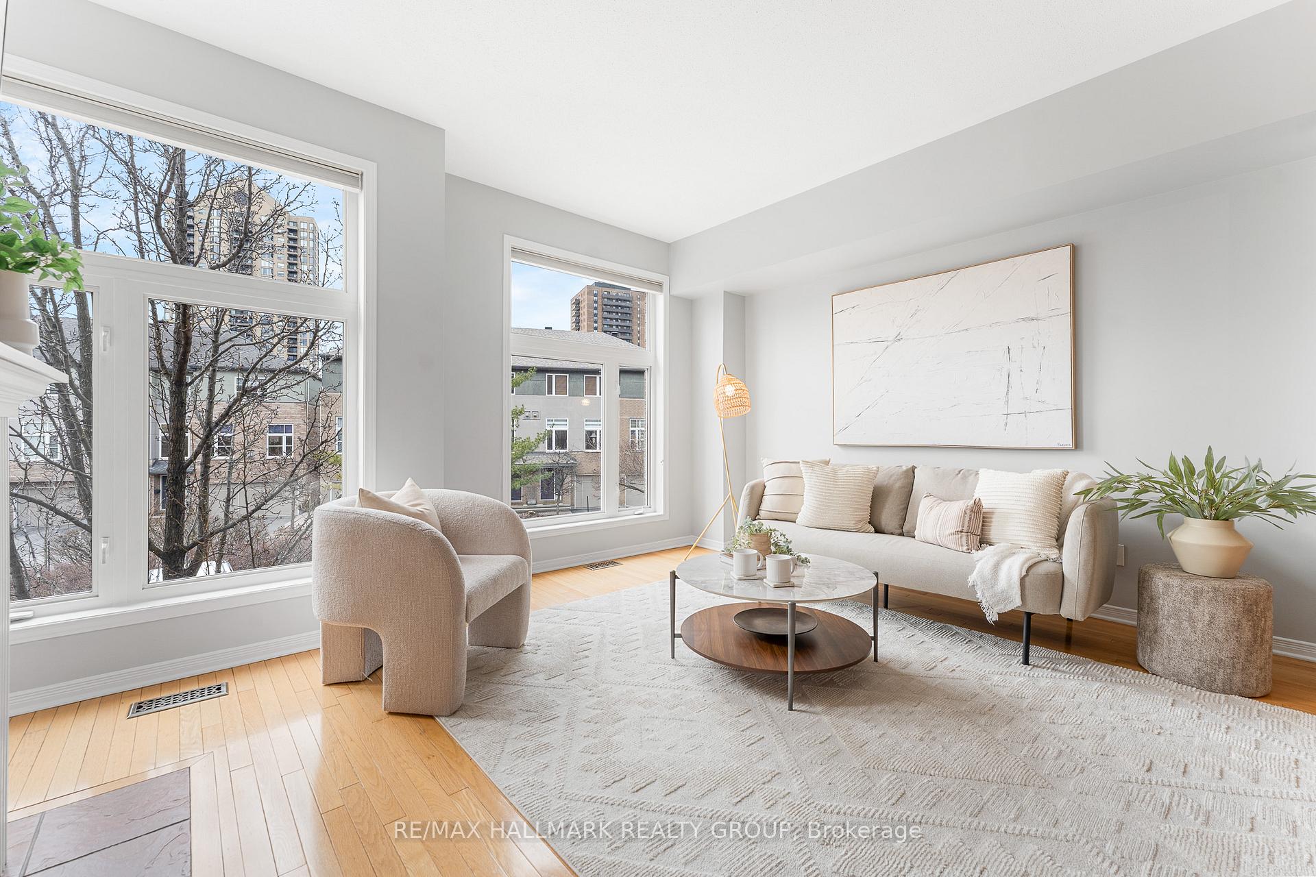 Photo 18 of 69 Highwood Private, Ottawa, Viscount Alexander Park — HOMEH