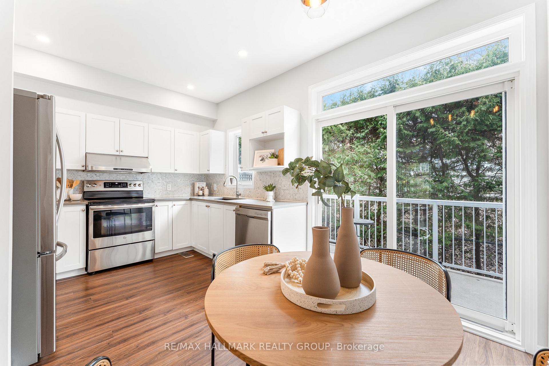 Photo 26 of 69 Highwood Private, Ottawa, Viscount Alexander Park — HOMEH