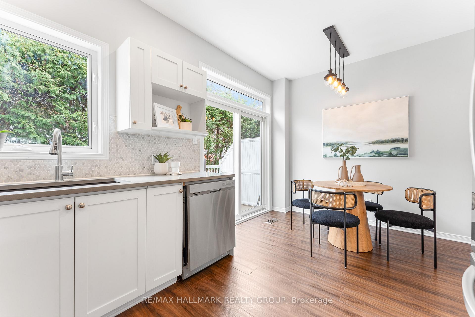 Photo 33 of 69 Highwood Private, Ottawa, Viscount Alexander Park — HOMEH