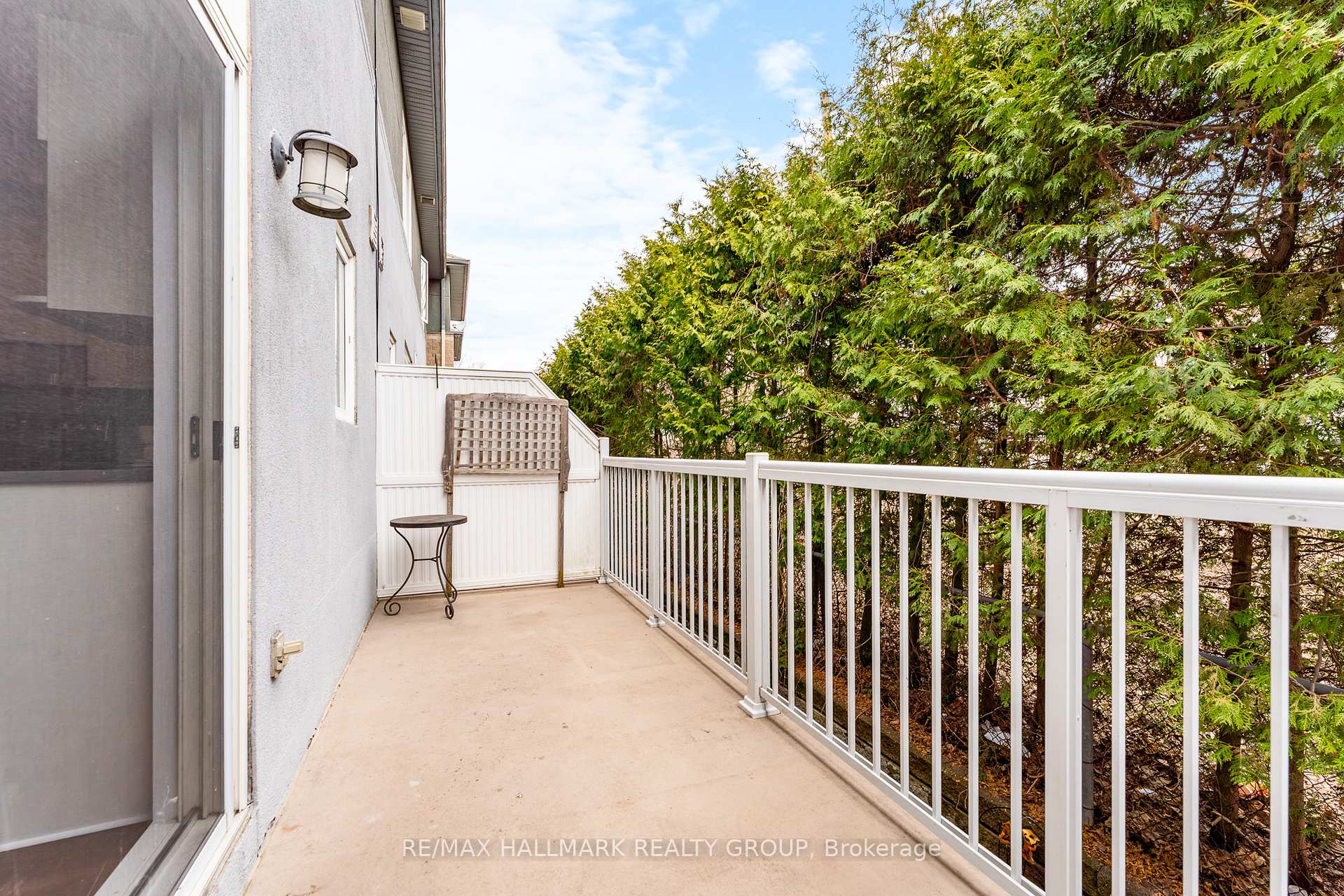Photo 34 of 69 Highwood Private, Ottawa, Viscount Alexander Park — HOMEH