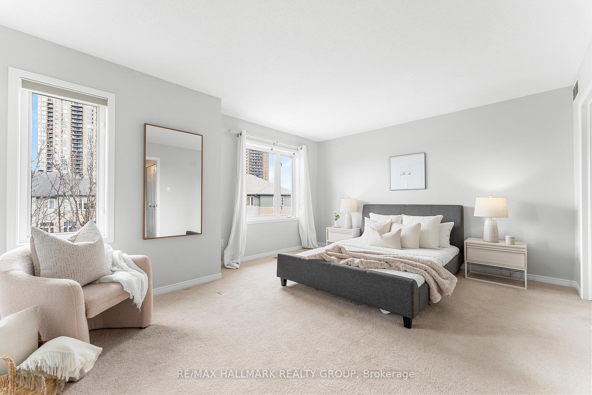 Photo 37 of 69 Highwood Private, Ottawa, Viscount Alexander Park — HOMEH