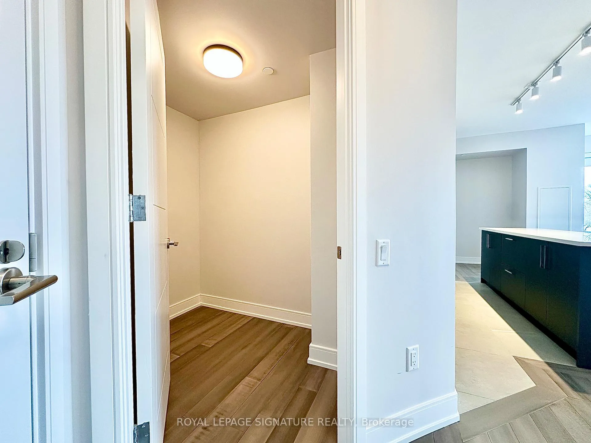 Photo 11 of Unit 306, 2525 Bathurst Street, Toronto, Forest Hill North — HOMEH