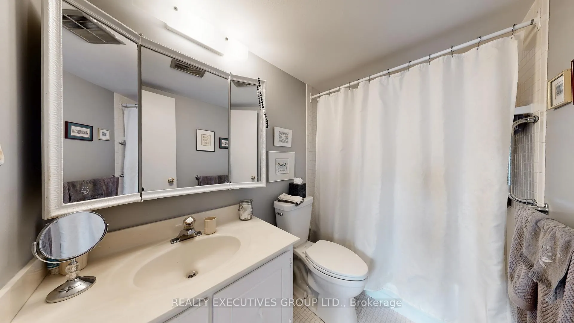 Photo 17 of Unit 905, 8111 Yonge Street, Markham, Royal Orchard — HOMEH