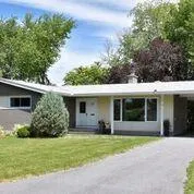 Photo 2 of 14 Greenwich Avenue, Ottawa, City View/Skyline/Fisher Heights/Parkwood Hills — HOMEH