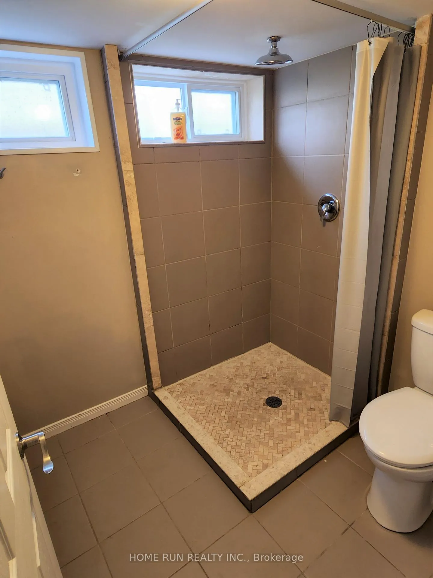 Photo 17 of 14 Greenwich Avenue, Ottawa, City View/Skyline/Fisher Heights/Parkwood Hills — HOMEH