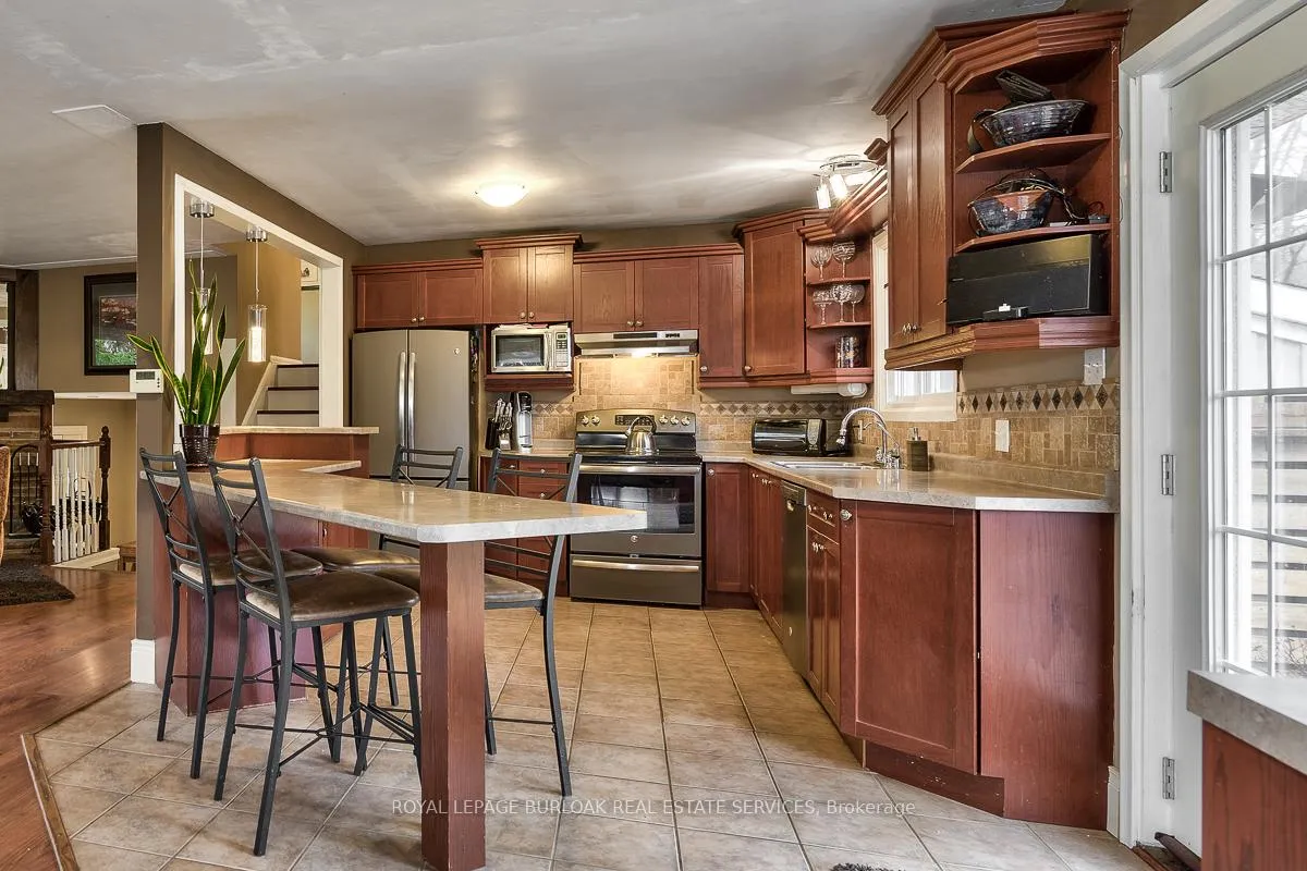Photo 12 of 5 Bayview Avenue, Hamilton, Dundas — HOMEH