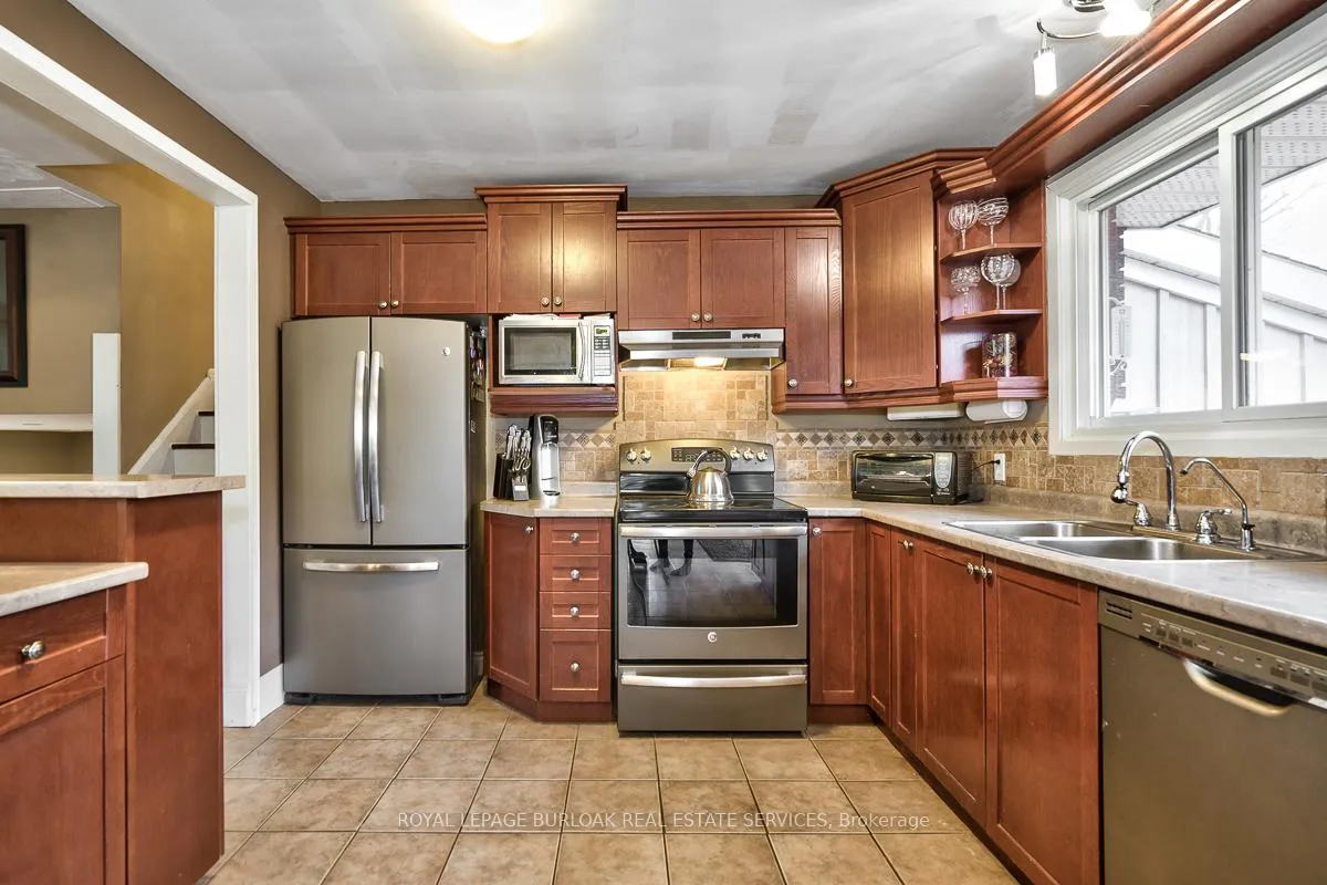 Photo 13 of 5 Bayview Avenue, Hamilton, Dundas — HOMEH