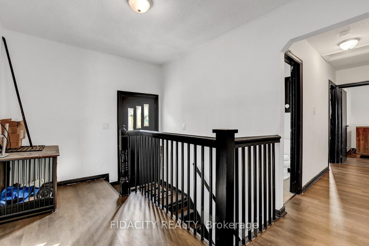 Photo 10 of 66 Withrow Avenue, Ottawa, Meadowlands/St. Claire Gardens — HOMEH