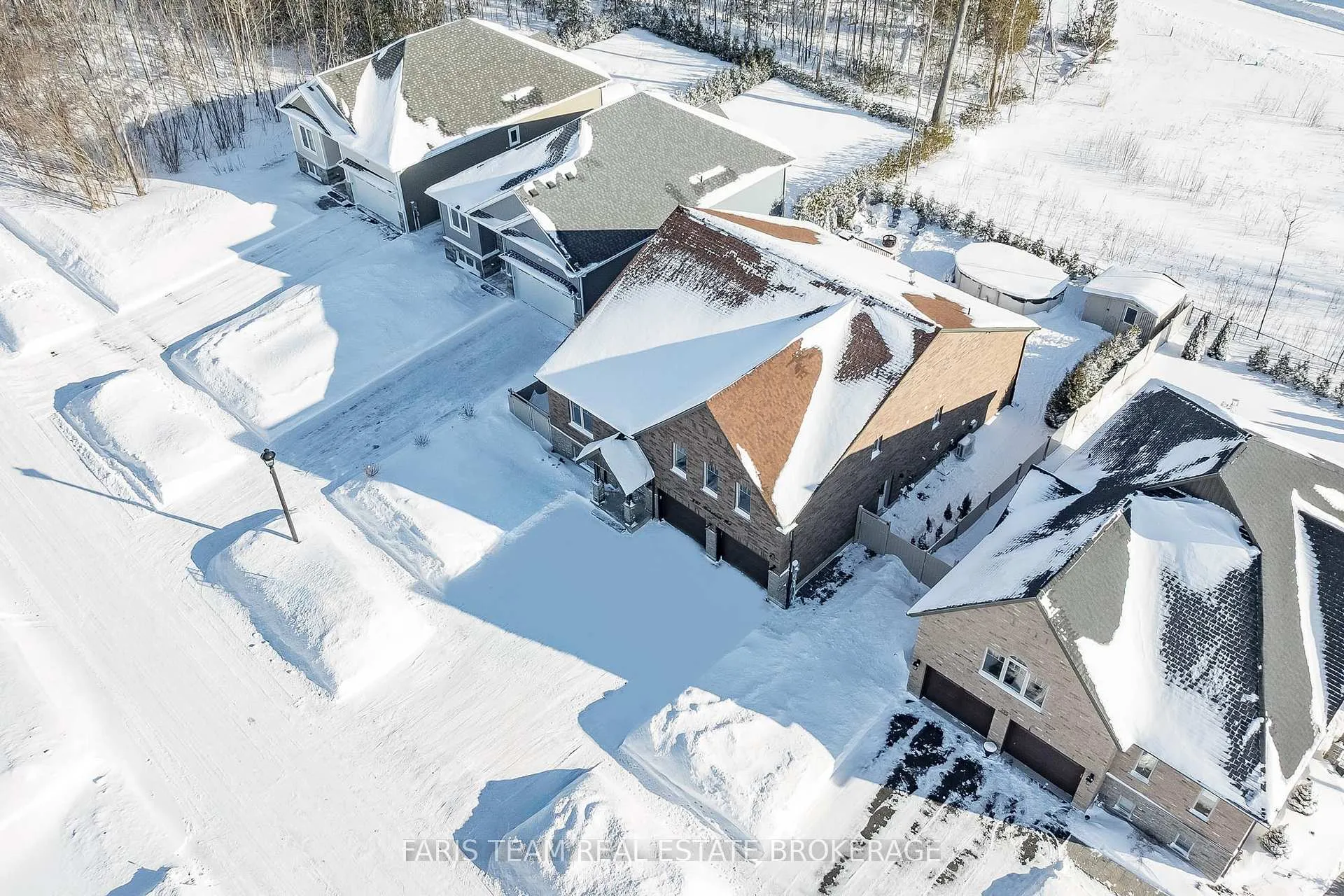 Photo 2 of 287 Robinson Road, Wasaga Beach — HOMEH