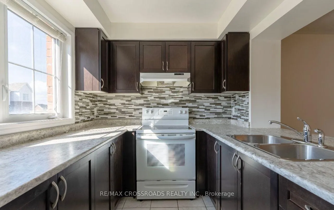 Photo 4 of 1060 Clipper Lane, Pickering, Rural Pickering — HOMEH