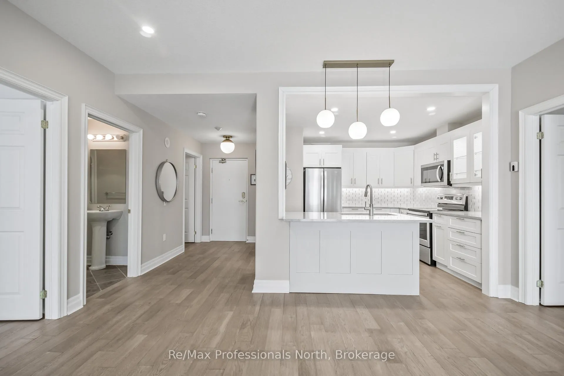 Photo 4 of Unit 403, 110 Steamship Bay Road, Gravenhurst, Muskoka (S) — HOMEH