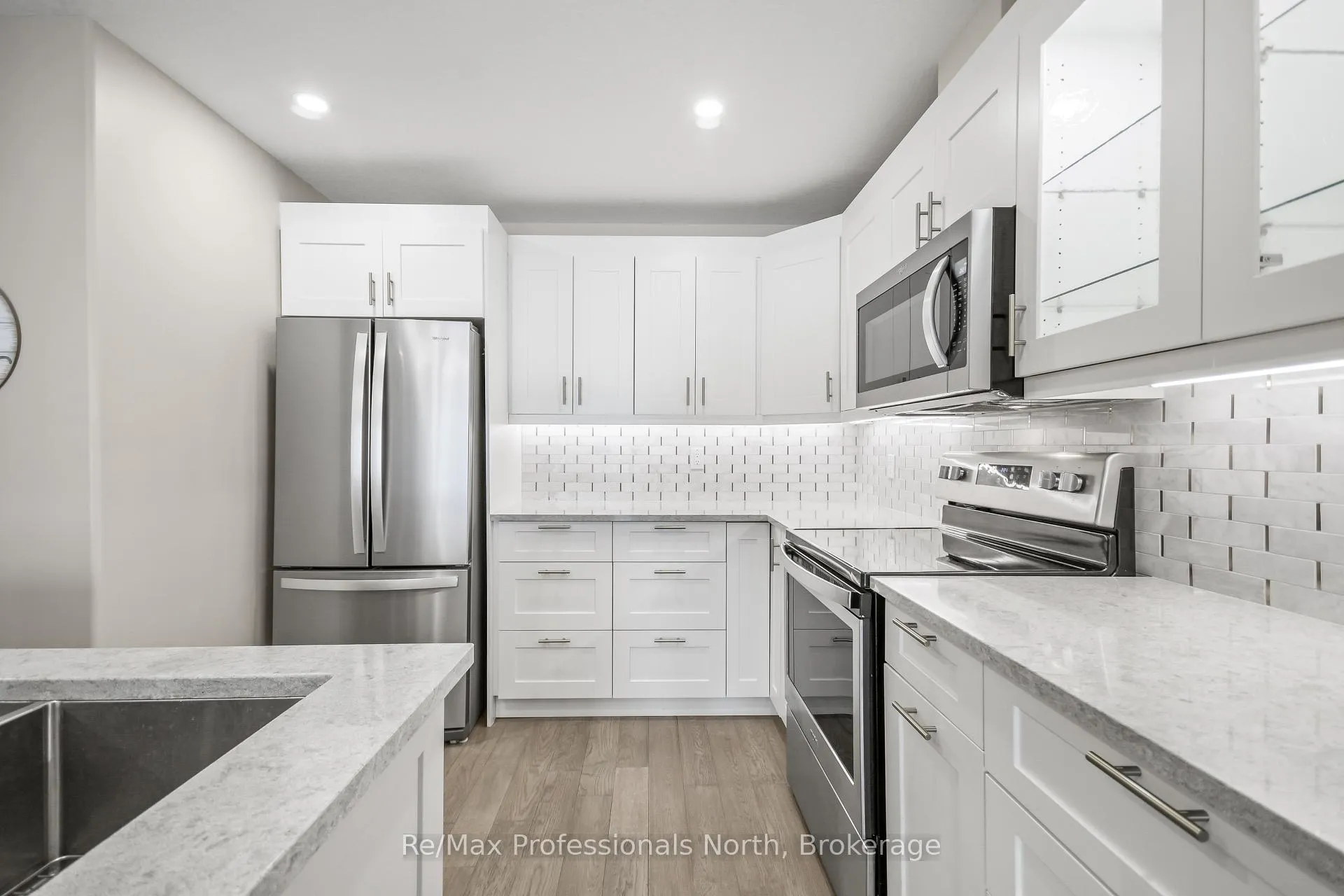 Photo 5 of Unit 403, 110 Steamship Bay Road, Gravenhurst, Muskoka (S) — HOMEH