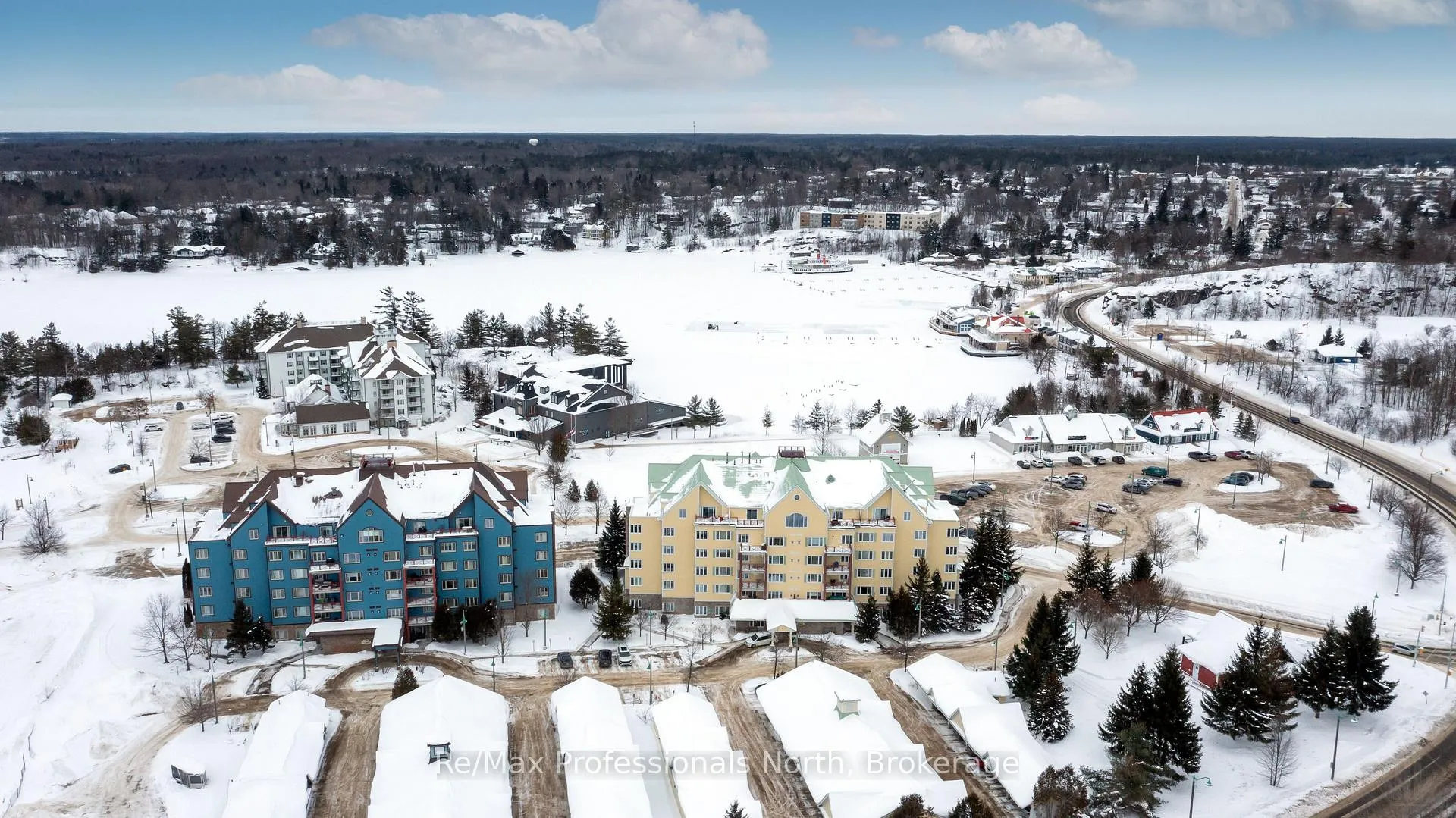 Photo 31 of Unit 403, 110 Steamship Bay Road, Gravenhurst, Muskoka (S) — HOMEH