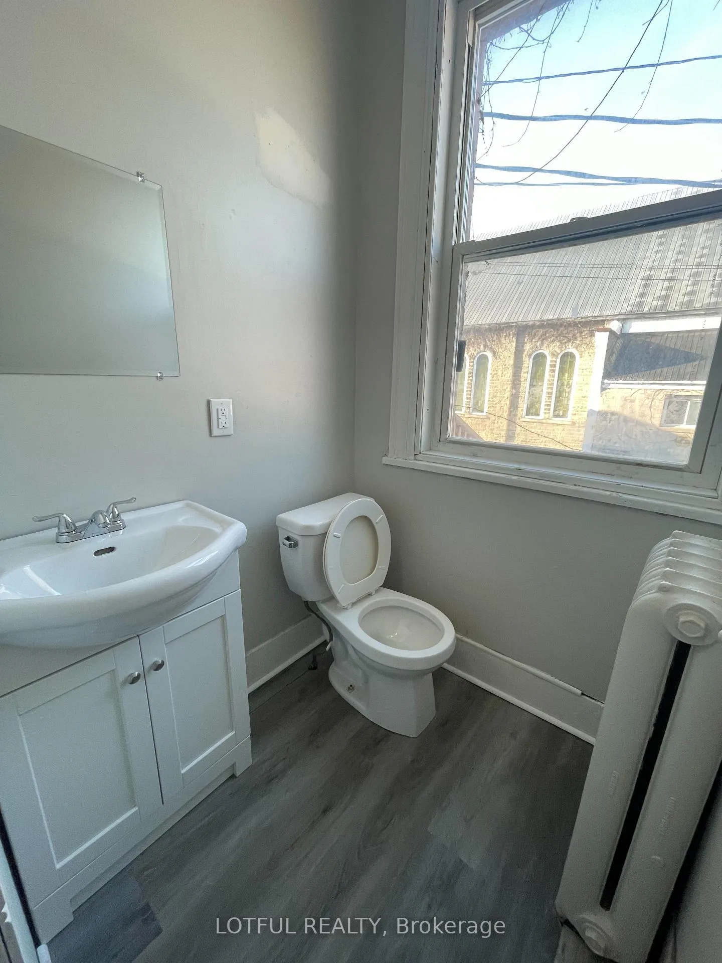 Photo 8 of Unit 4, 4 1/2 Russell Street E, Smiths Falls — HOMEH