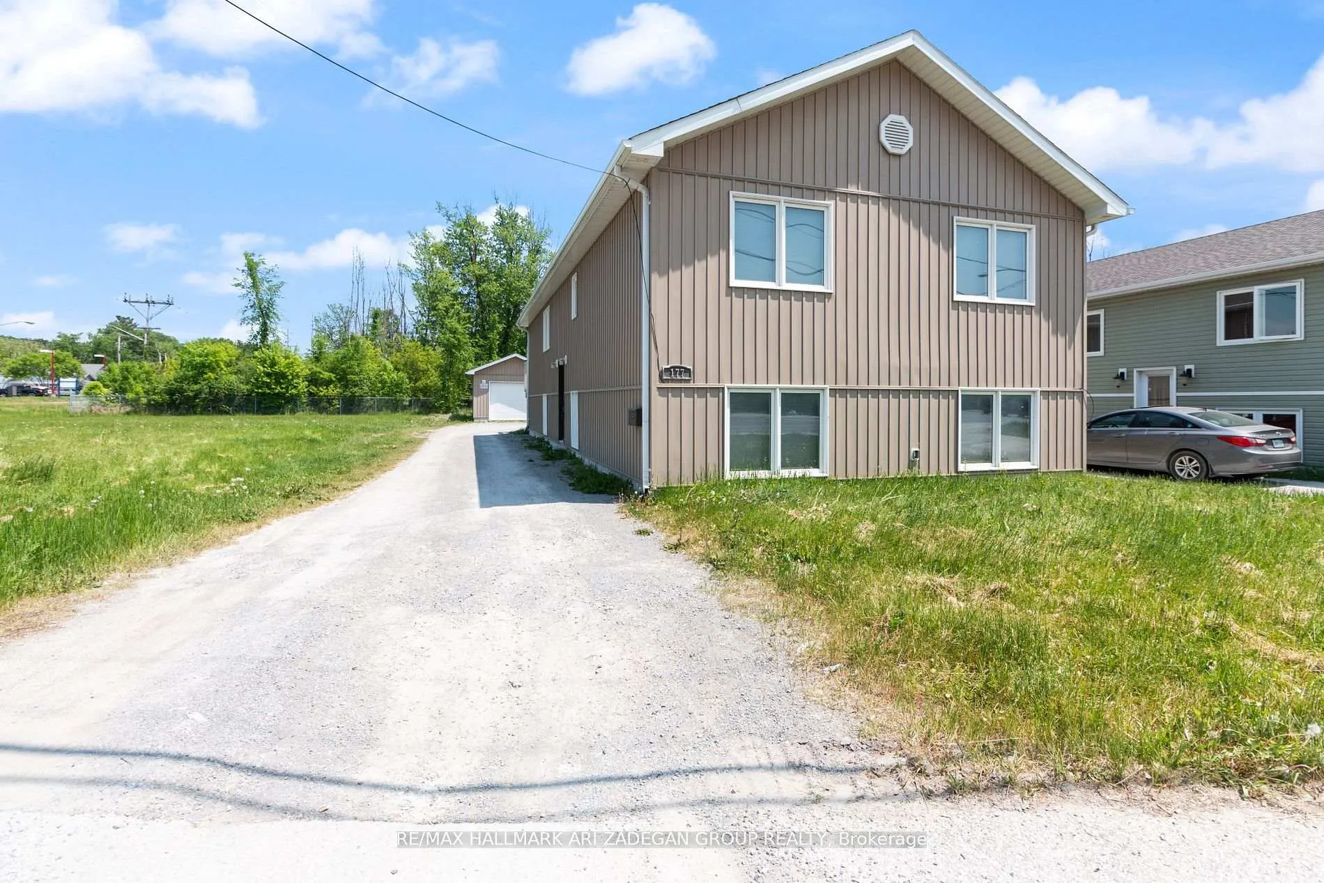 Front of Unit B, 177 The Queensway S