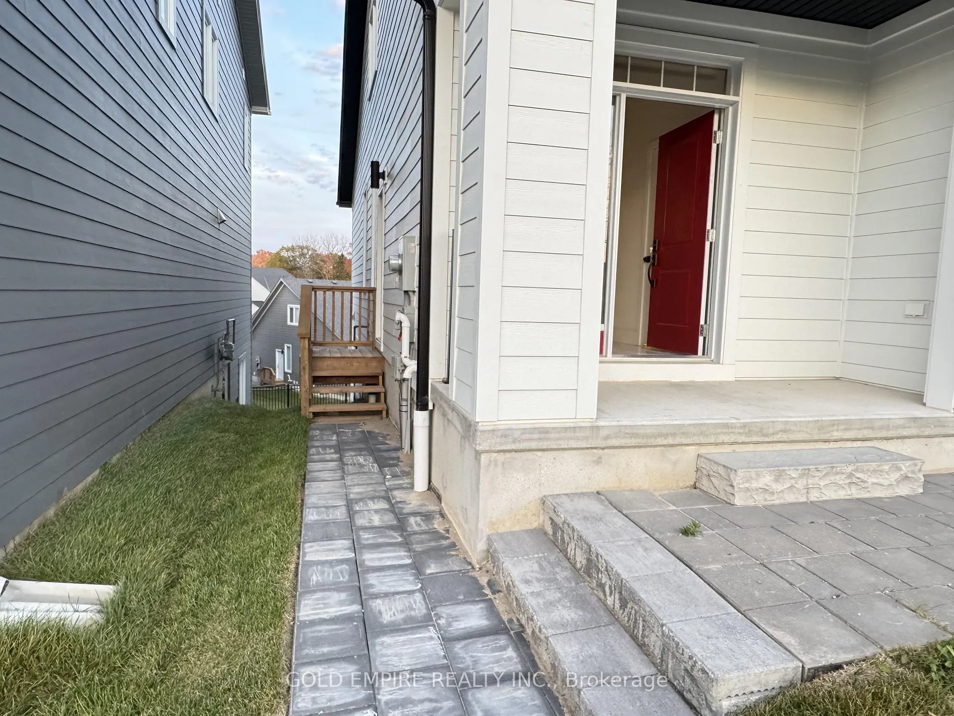 Photo 2 of Unit LOWER, 30 Julie Crescent, London, South J — HOMEH