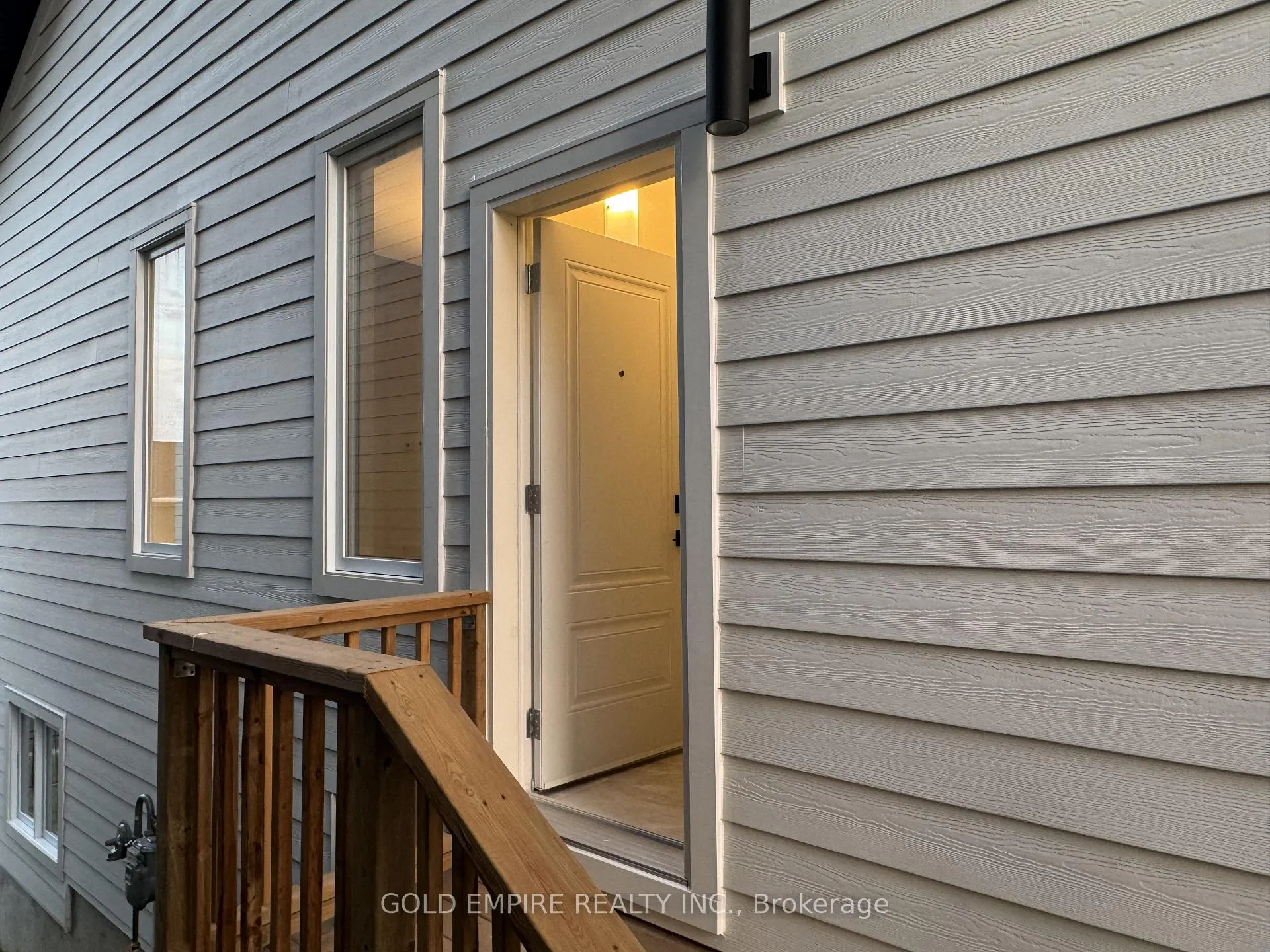 Photo 3 of Unit LOWER, 30 Julie Crescent, London, South J — HOMEH