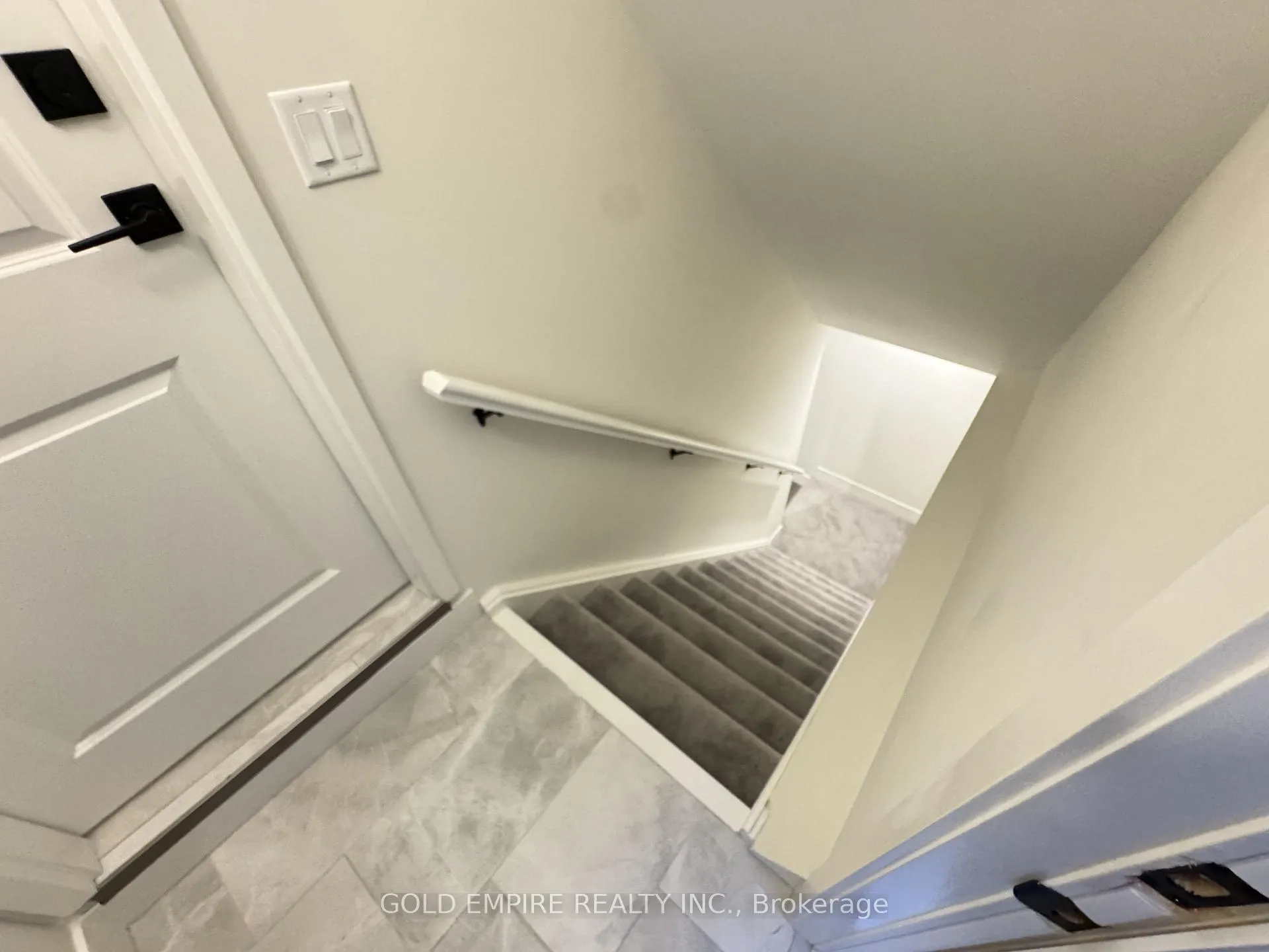 Photo 4 of Unit LOWER, 30 Julie Crescent, London, South J — HOMEH