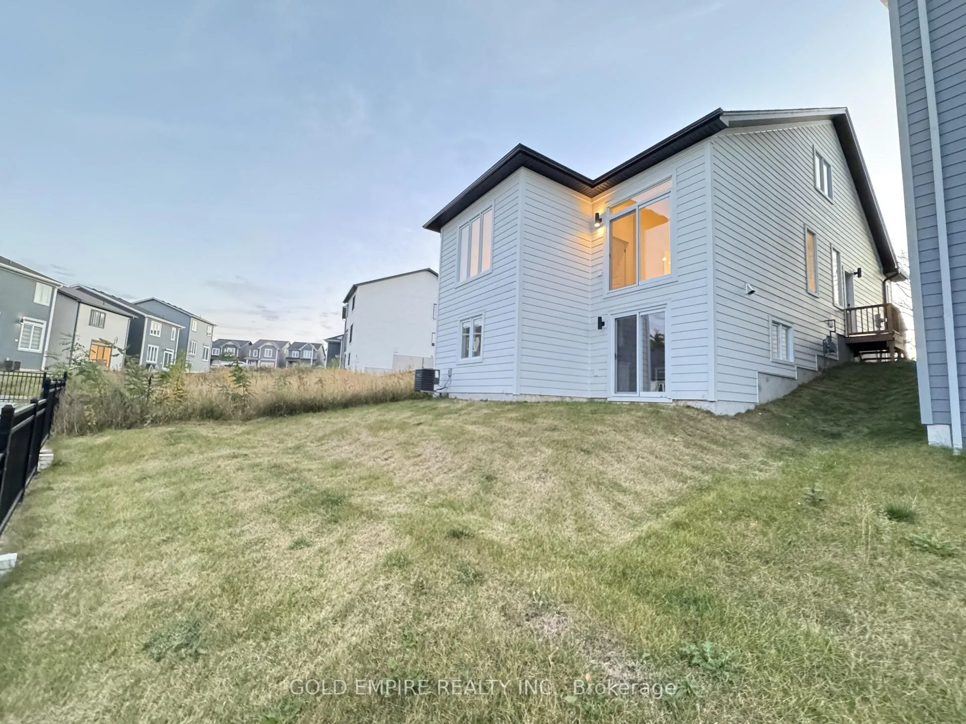 Photo 19 of Unit LOWER, 30 Julie Crescent, London, South J — HOMEH
