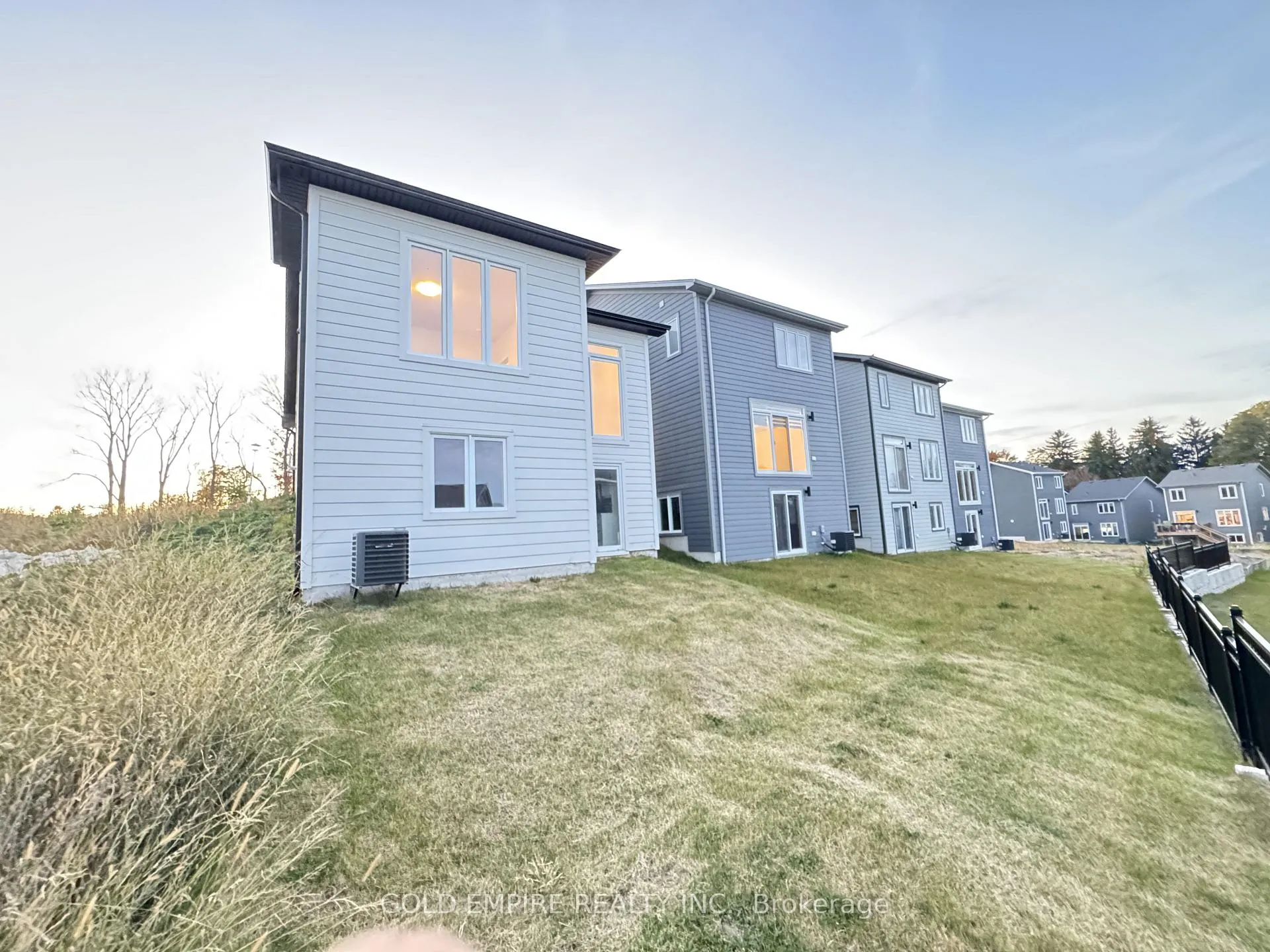 Photo 22 of Unit LOWER, 30 Julie Crescent, London, South J — HOMEH