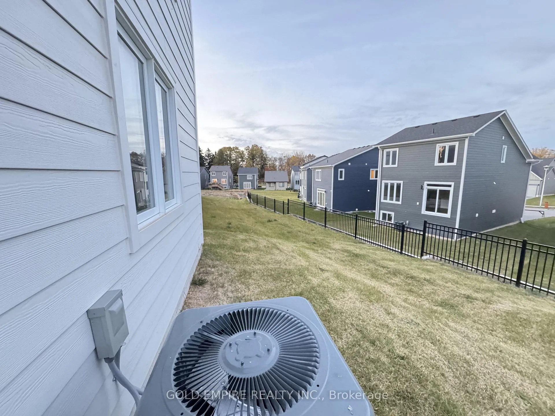 Photo 23 of Unit LOWER, 30 Julie Crescent, London, South J — HOMEH