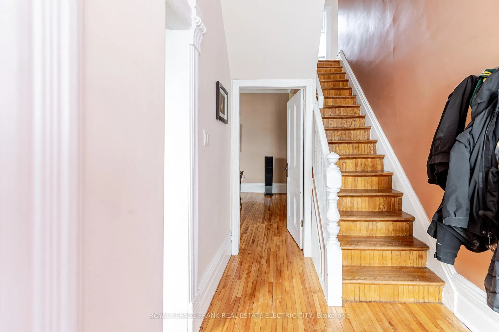 Photo 4 of 598 Sherbrooke Street, Peterborough, Town Ward 3 — HOMEH