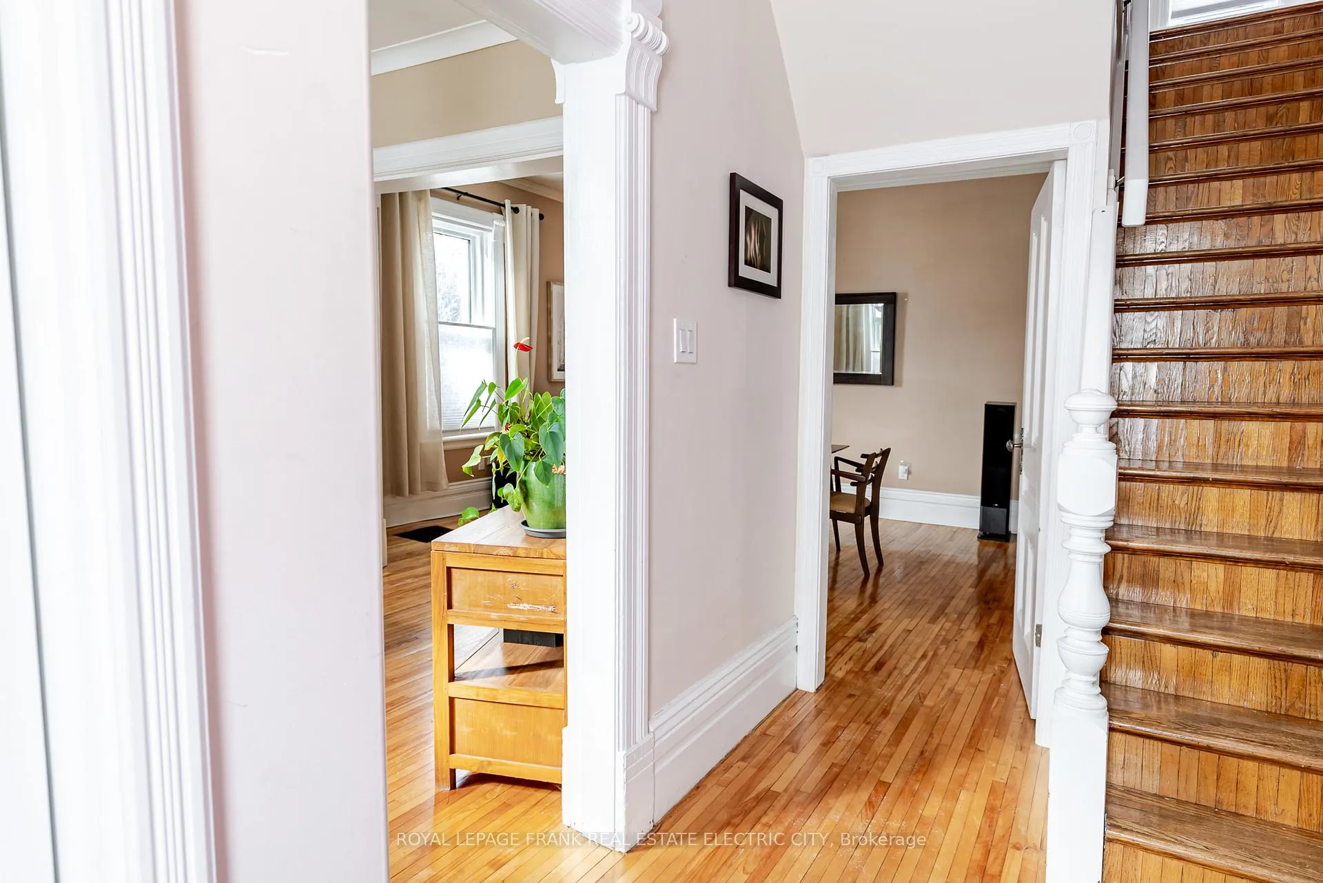 Photo 5 of 598 Sherbrooke Street, Peterborough, Town Ward 3 — HOMEH