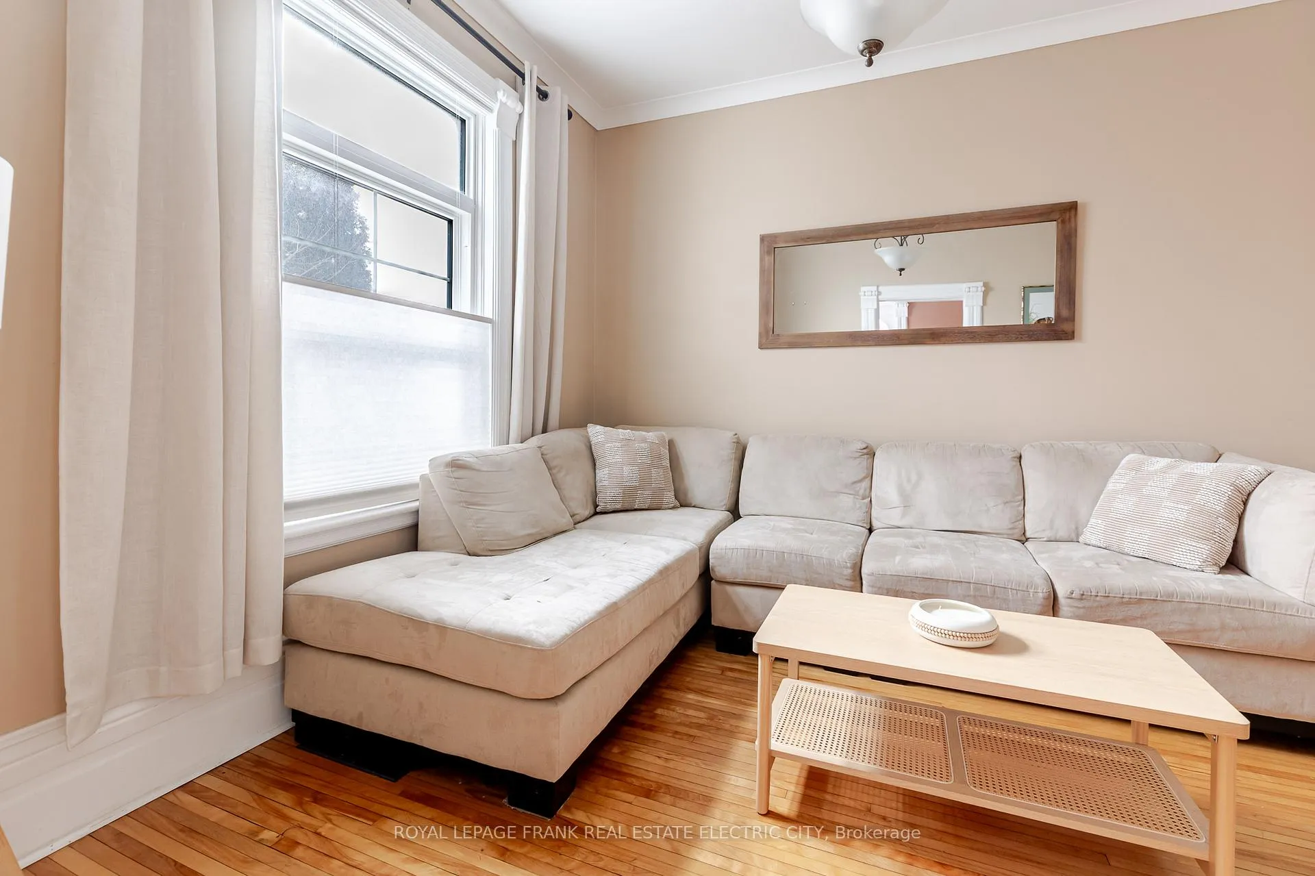 Photo 9 of 598 Sherbrooke Street, Peterborough, Town Ward 3 — HOMEH