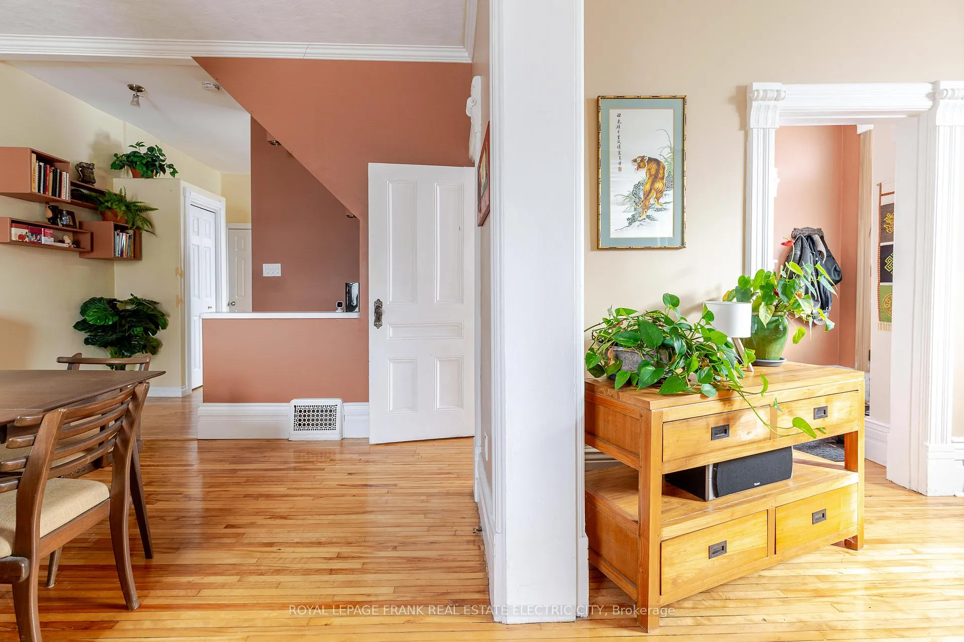 Photo 13 of 598 Sherbrooke Street, Peterborough, Town Ward 3 — HOMEH