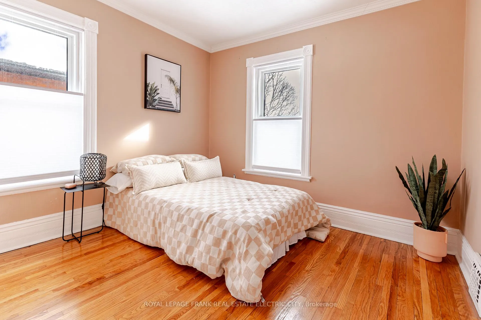 Photo 28 of 598 Sherbrooke Street, Peterborough, Town Ward 3 — HOMEH