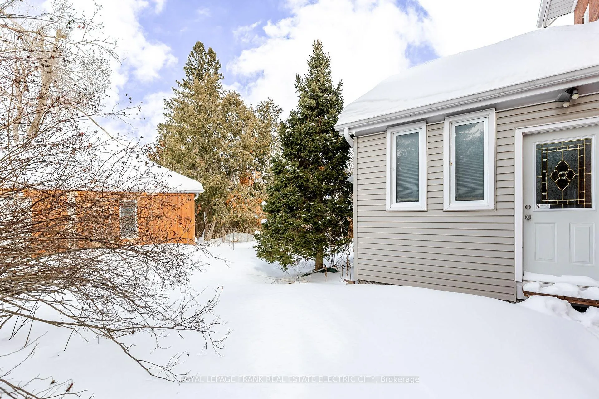 Photo 36 of 598 Sherbrooke Street, Peterborough, Town Ward 3 — HOMEH