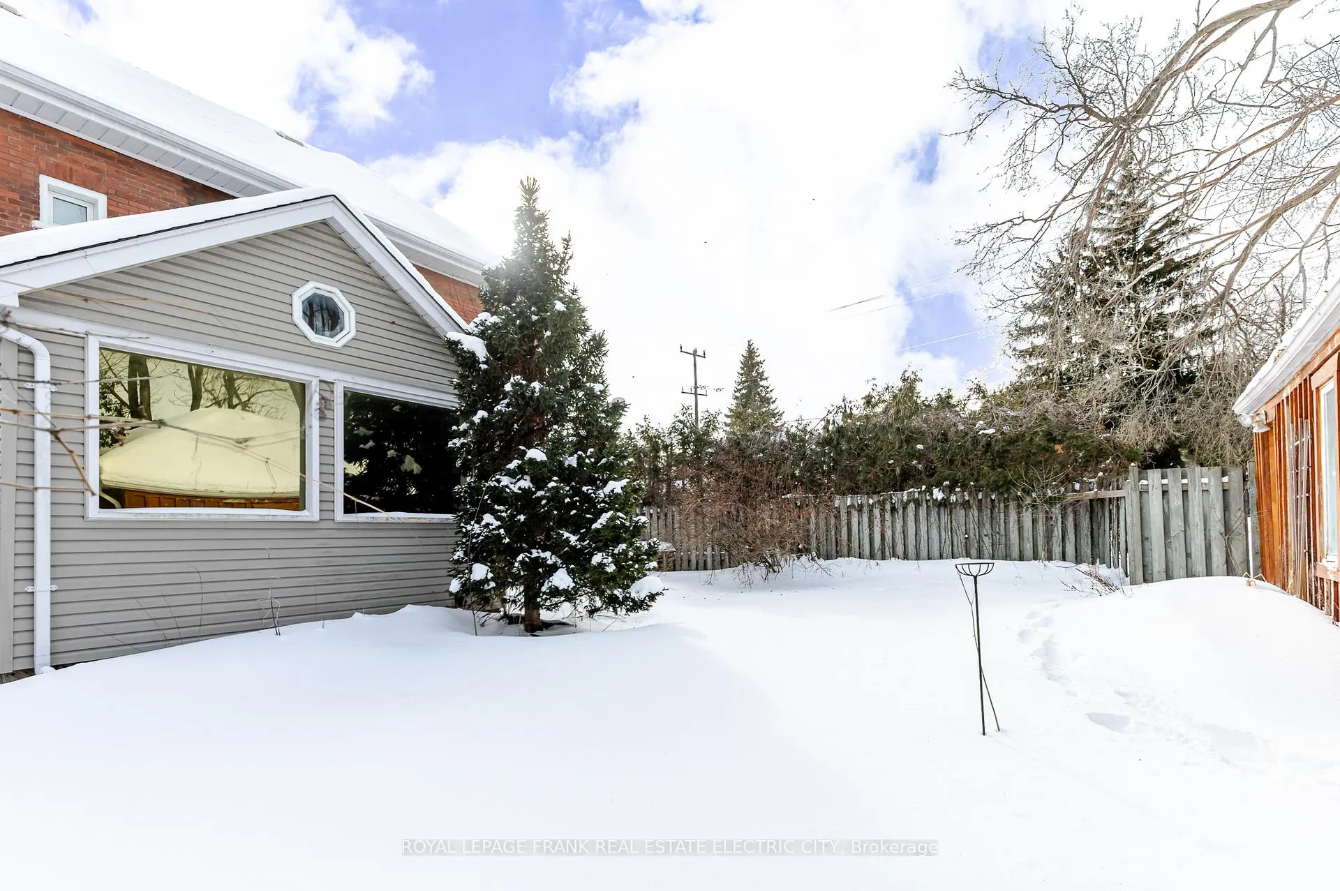 Photo 40 of 598 Sherbrooke Street, Peterborough, Town Ward 3 — HOMEH