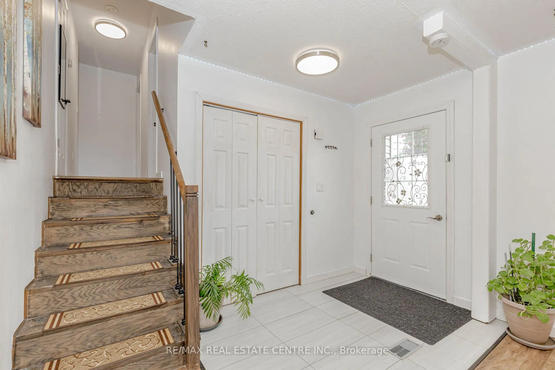 Photo 4 of 14 Pine Court, Southgate — HOMEH