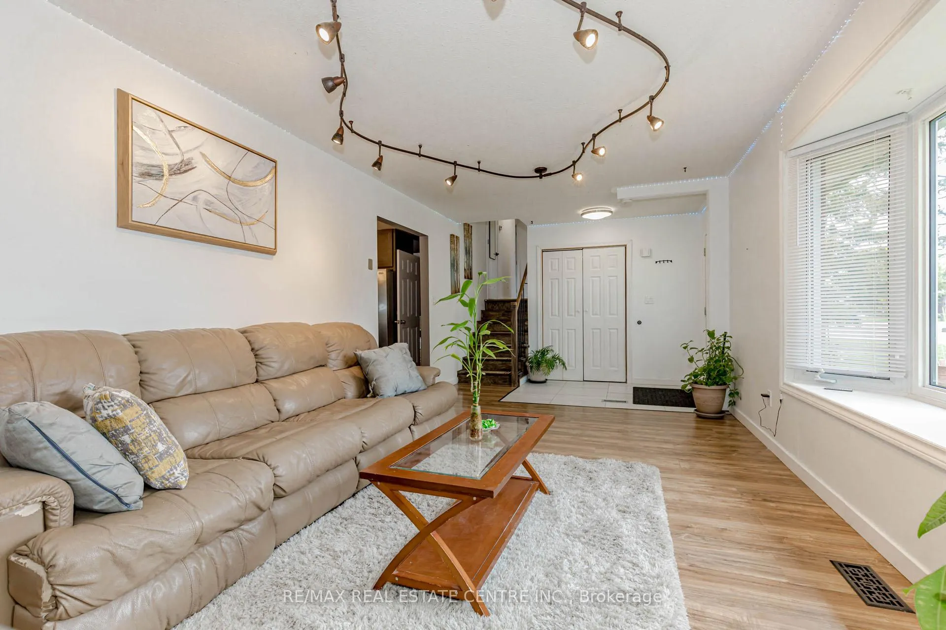 Photo 9 of 14 Pine Court, Southgate — HOMEH