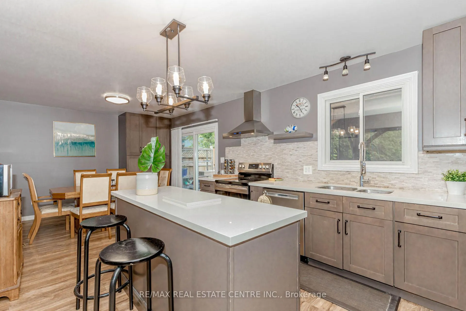 Photo 10 of 14 Pine Court, Southgate — HOMEH