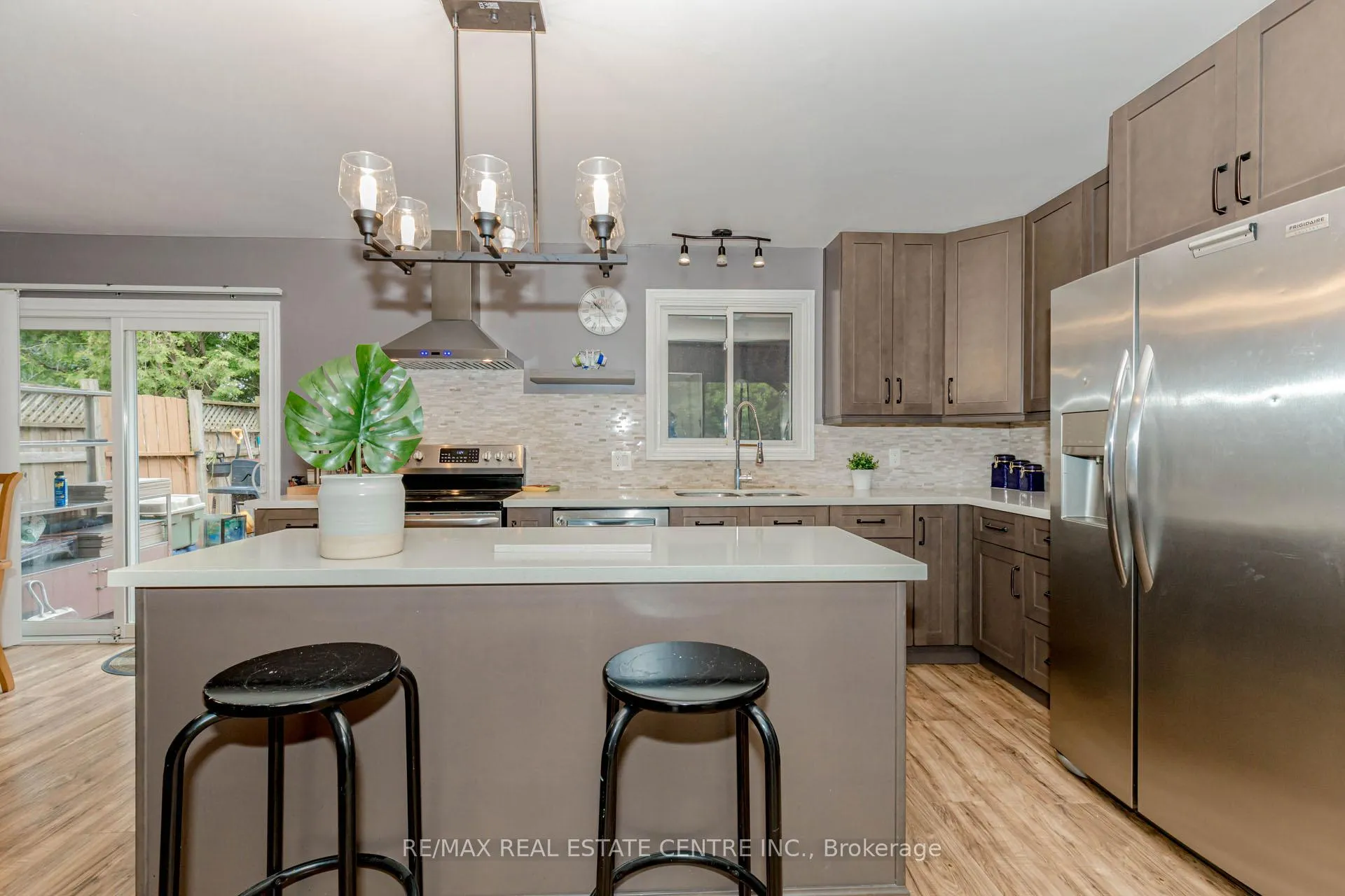 Photo 11 of 14 Pine Court, Southgate — HOMEH