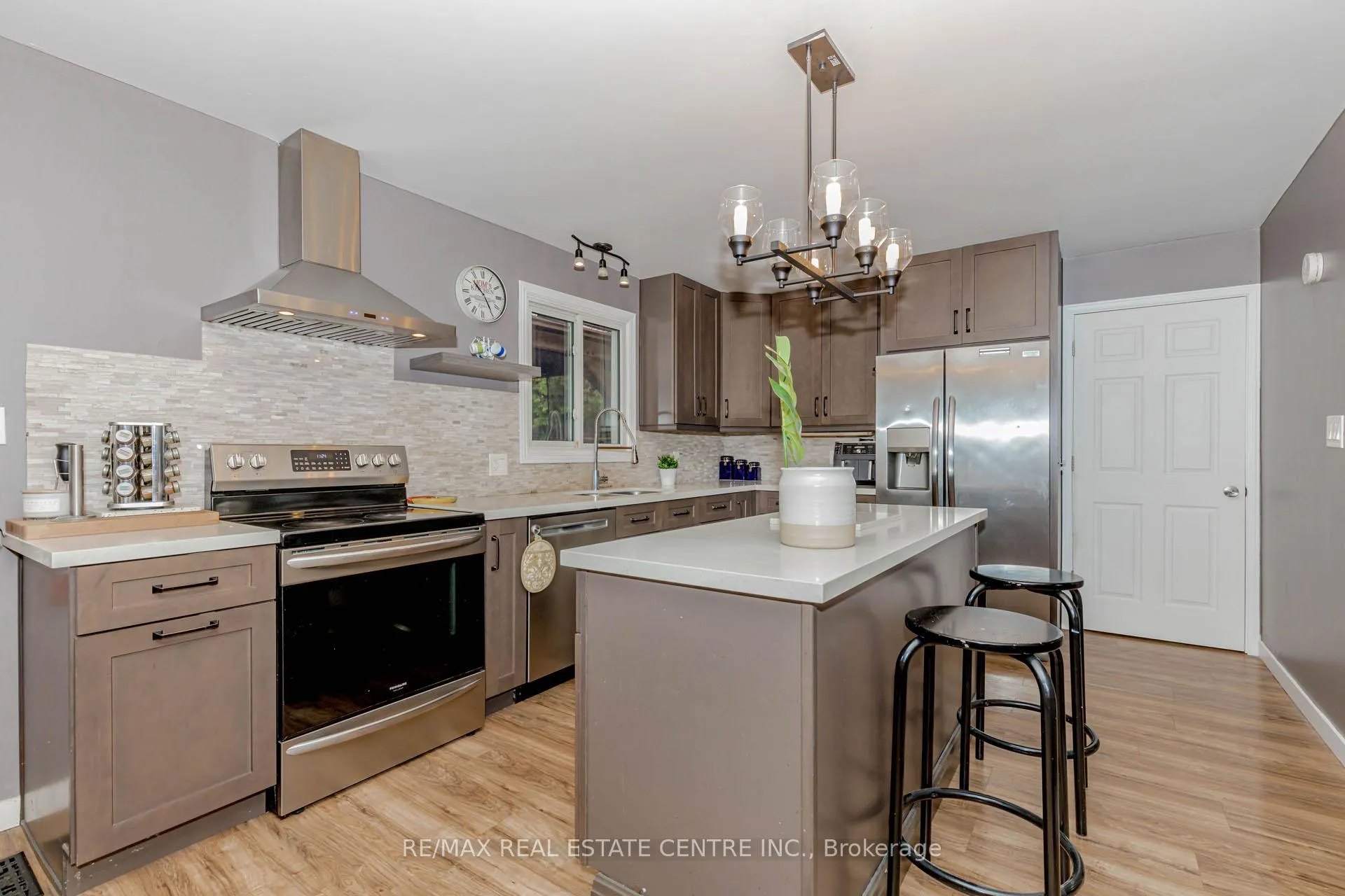 Photo 12 of 14 Pine Court, Southgate — HOMEH
