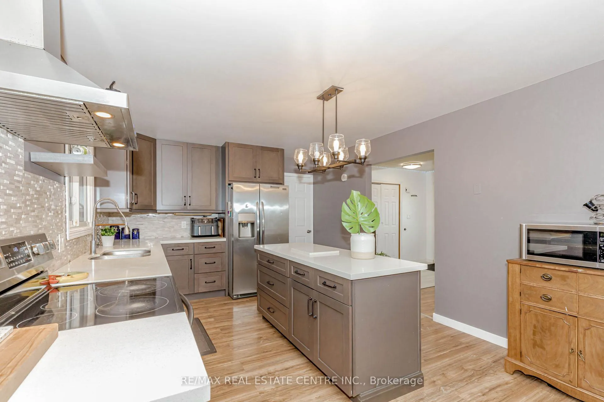 Photo 13 of 14 Pine Court, Southgate — HOMEH
