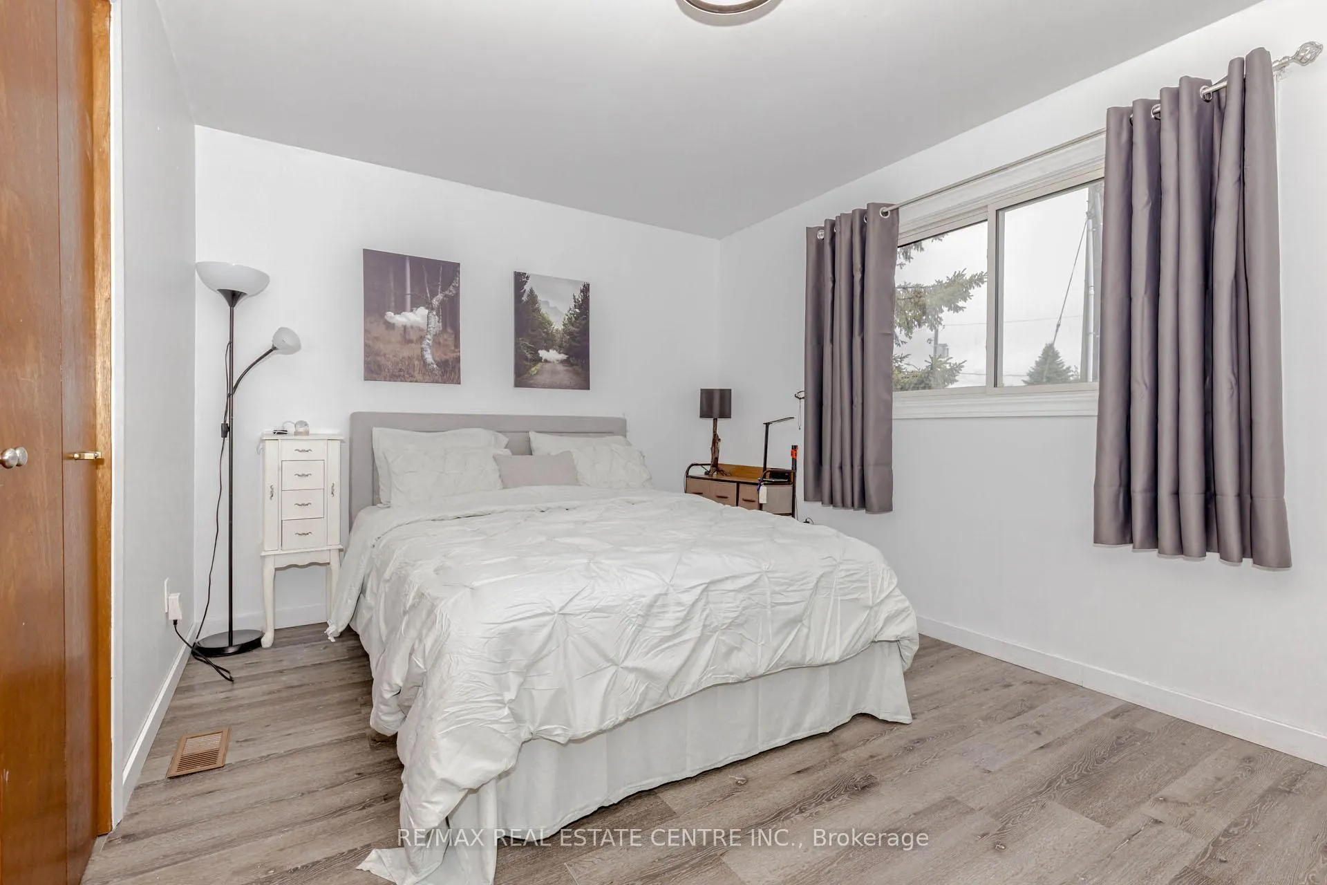 Photo 15 of 14 Pine Court, Southgate — HOMEH