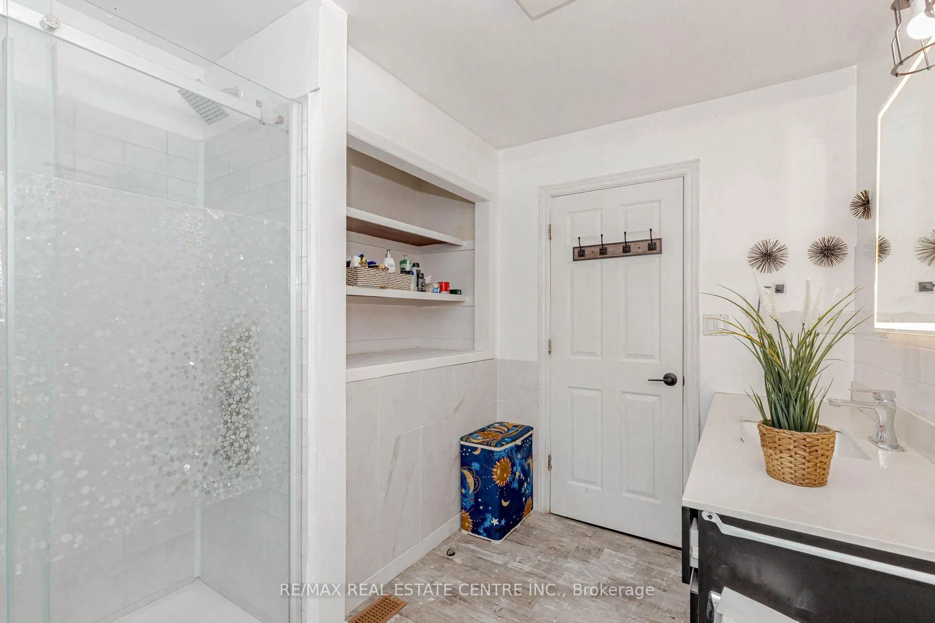 Photo 19 of 14 Pine Court, Southgate — HOMEH