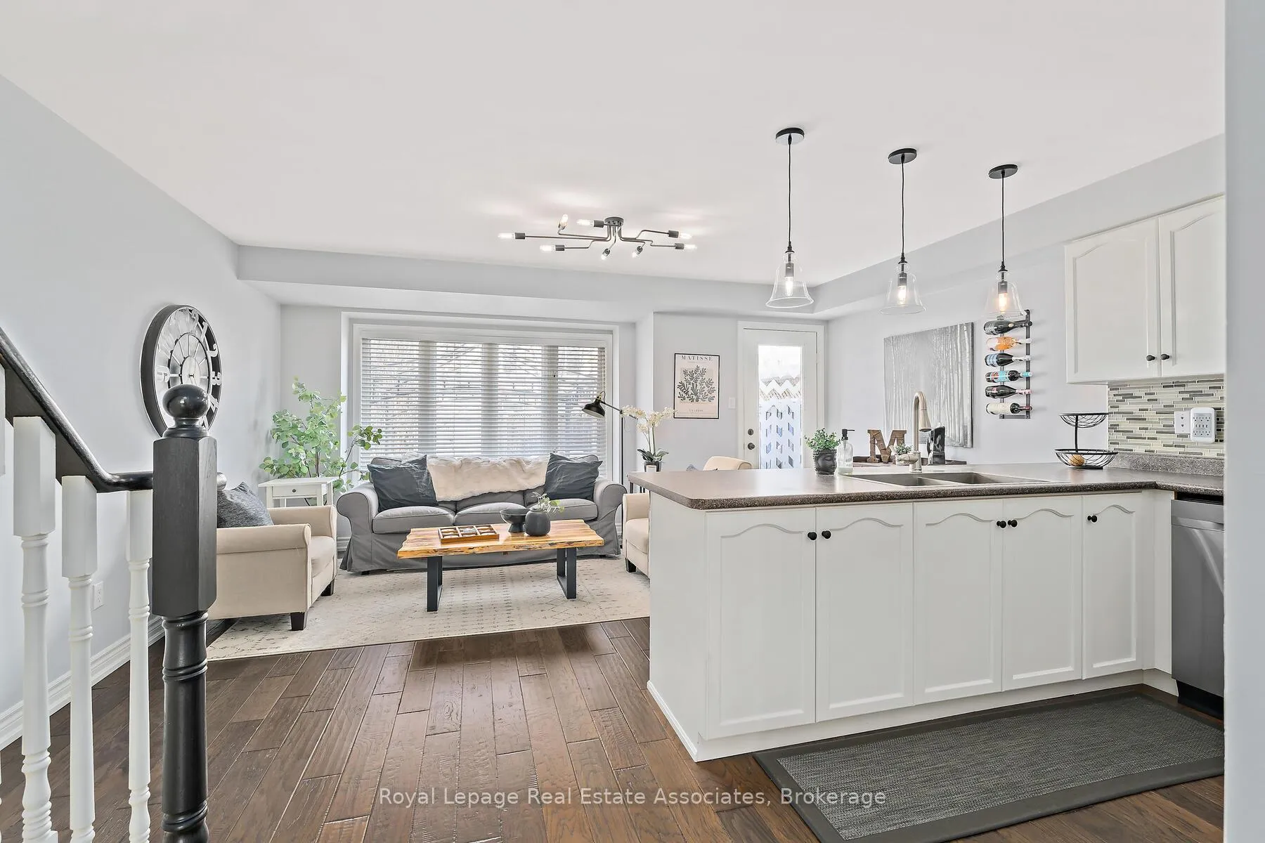 Photo 7 of 33 Bradley Drive, Halton Hills, Georgetown — HOMEH