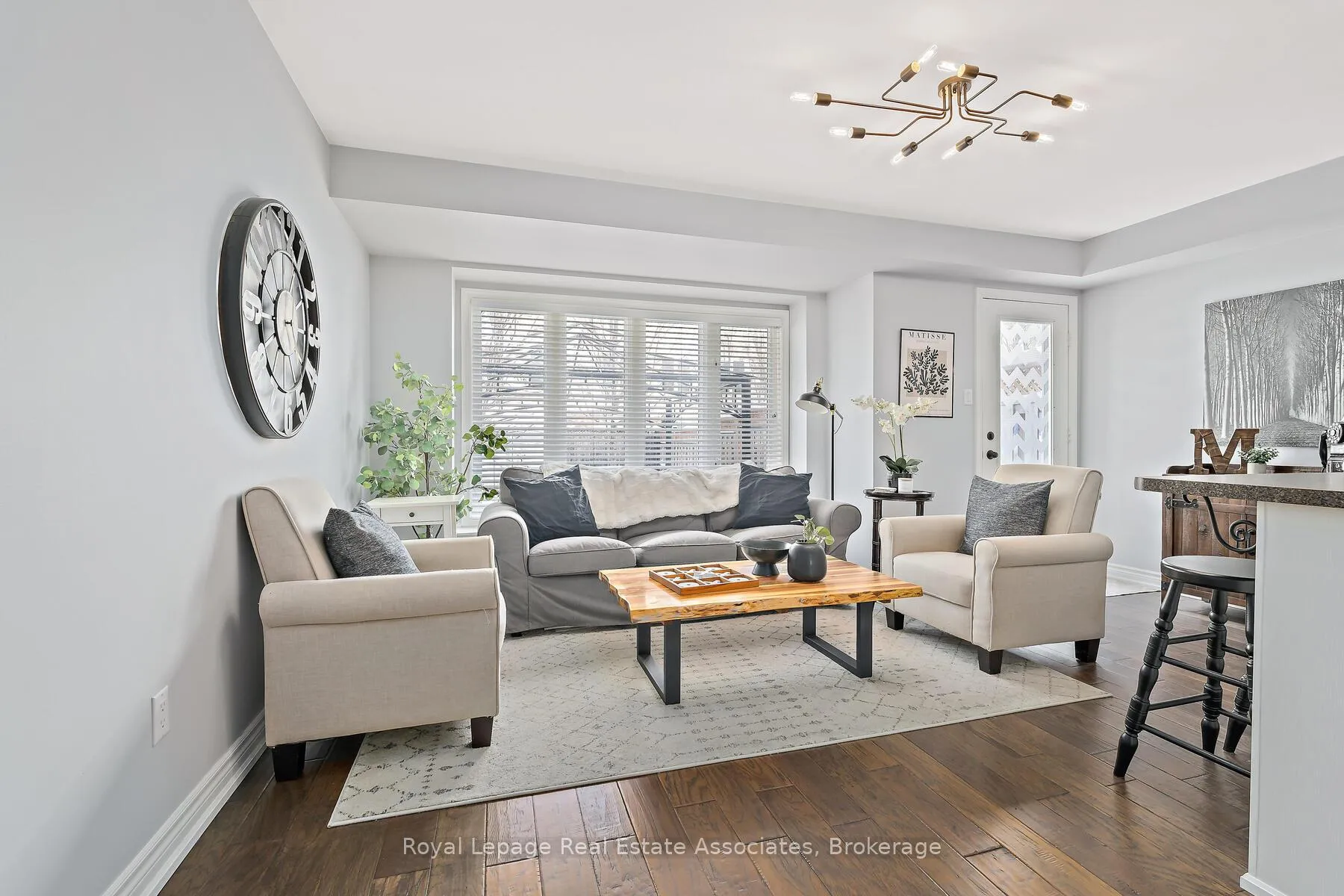 Photo 8 of 33 Bradley Drive, Halton Hills, Georgetown — HOMEH