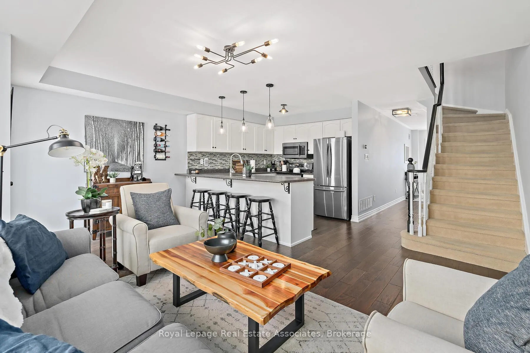 Photo 9 of 33 Bradley Drive, Halton Hills, Georgetown — HOMEH