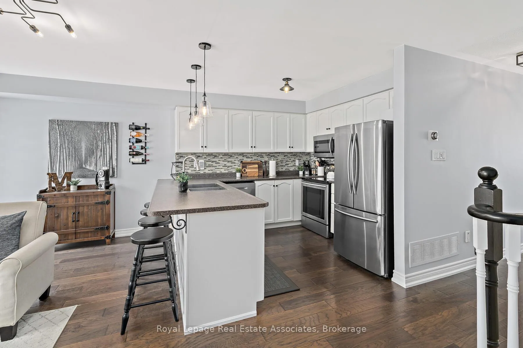 Photo 12 of 33 Bradley Drive, Halton Hills, Georgetown — HOMEH