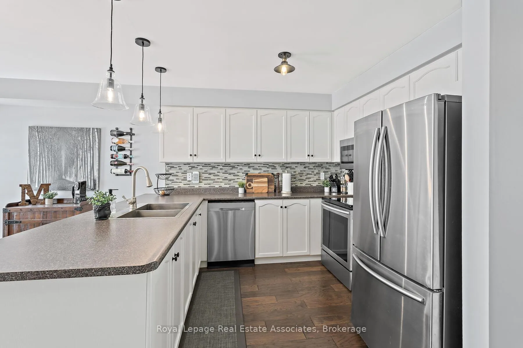 Photo 13 of 33 Bradley Drive, Halton Hills, Georgetown — HOMEH