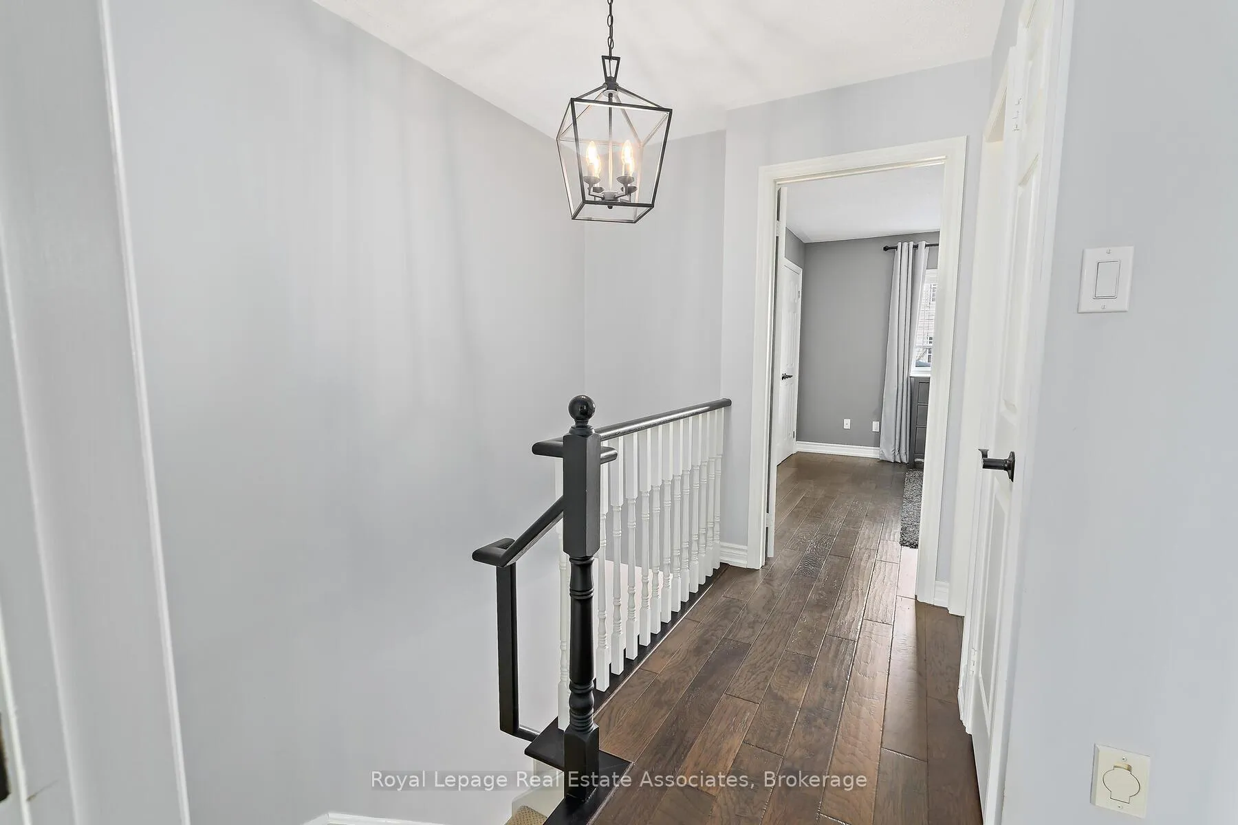 Photo 18 of 33 Bradley Drive, Halton Hills, Georgetown — HOMEH