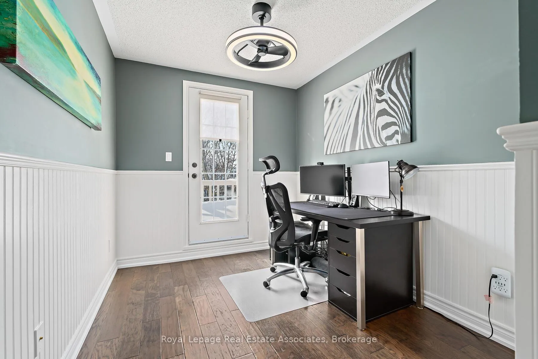 Photo 21 of 33 Bradley Drive, Halton Hills, Georgetown — HOMEH