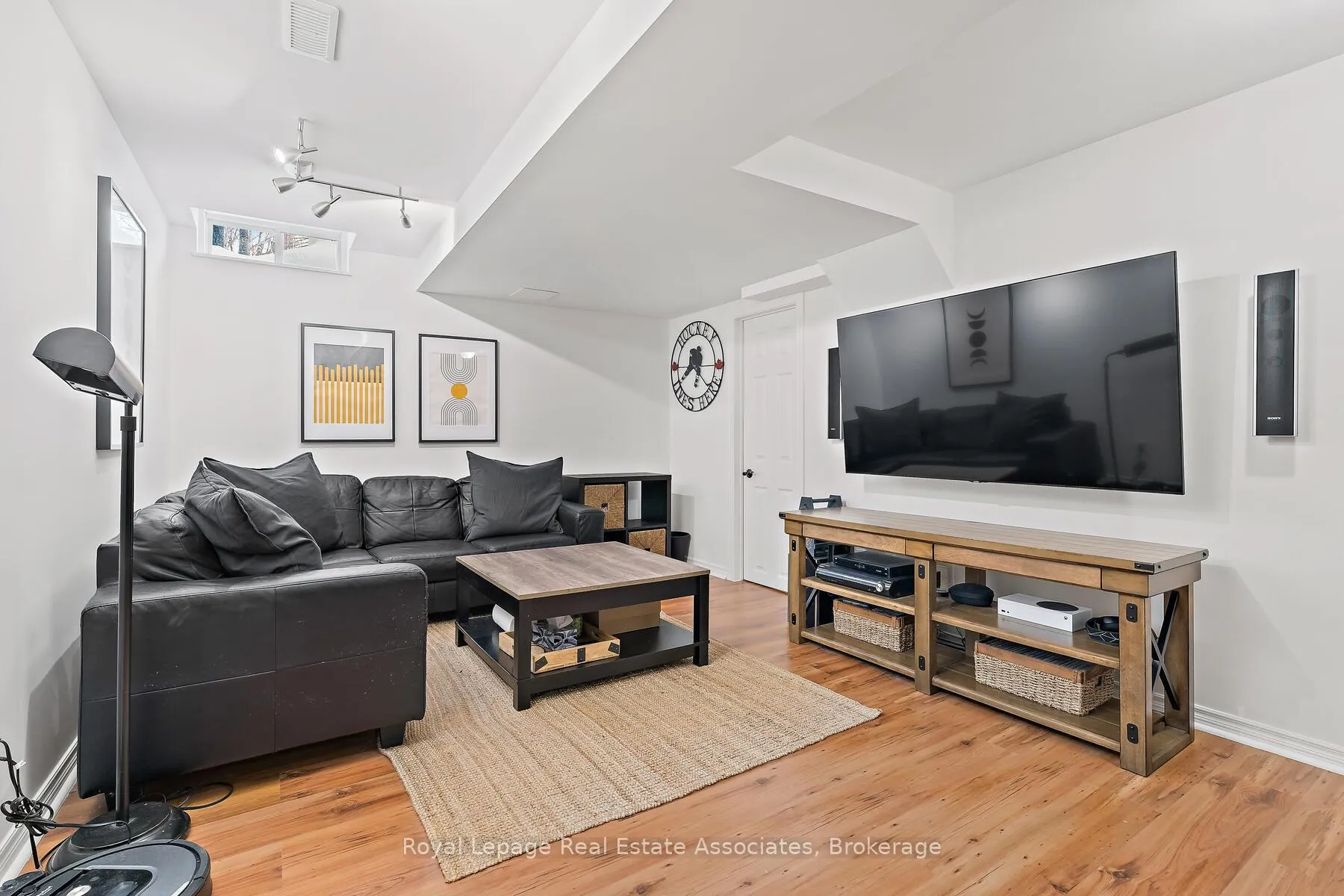 Photo 26 of 33 Bradley Drive, Halton Hills, Georgetown — HOMEH